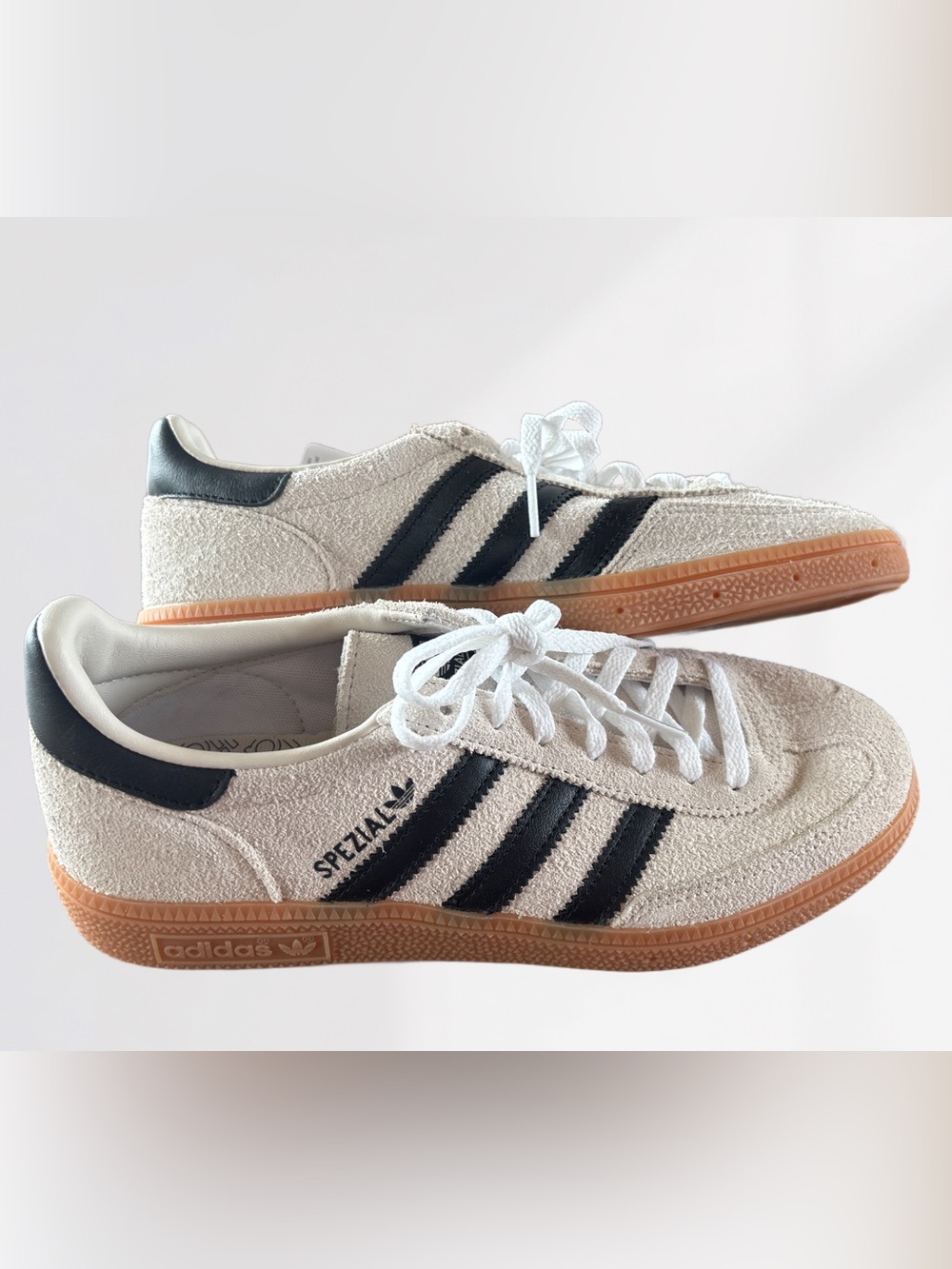 adidas Spezial Suede Sneaker in Off-White and Black with Gum Sole Size 7.5 - Picture 3 of 7